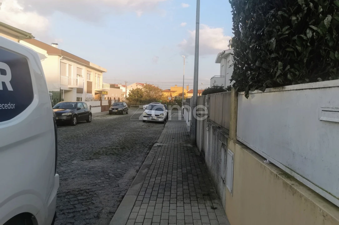 Moradia T3 para Venda em Arcozelo Foto 50