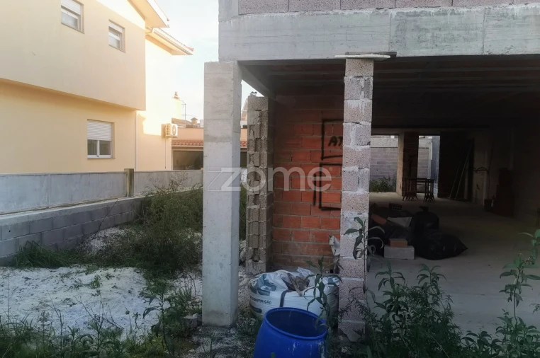 Moradia T3 para Venda em Arcozelo Foto 12