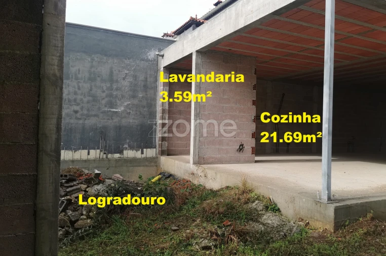 Moradia T3 para Venda em Arcozelo Foto 19