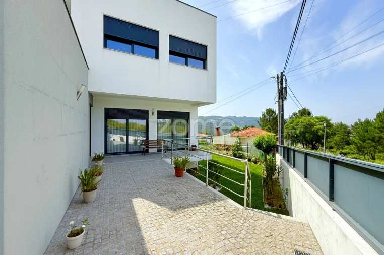 Moradia T4 para Venda em Este (São Pedro e São Mamede) Foto 2