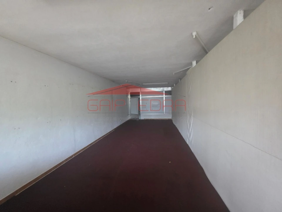 Loja para Venda em Creixomil Foto 7