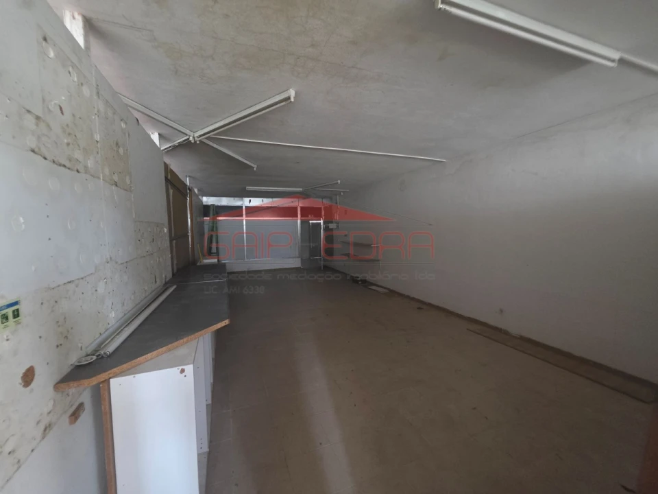 Loja para Venda em Creixomil Foto 14