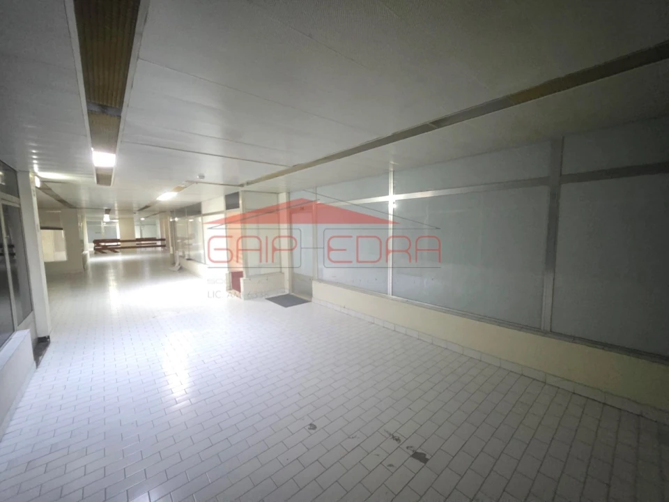 Loja para Venda em Creixomil Foto 16