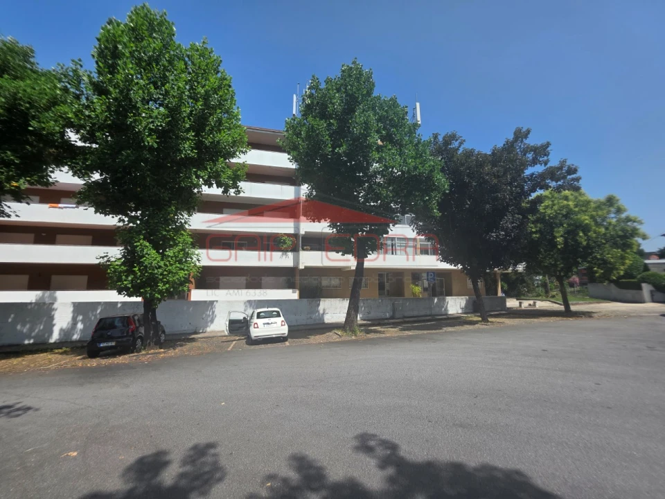 Loja para Venda em Creixomil Foto 18