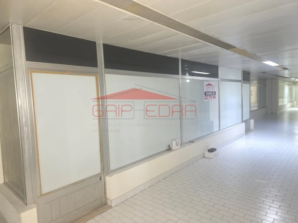 Loja para Venda em Creixomil Foto 17