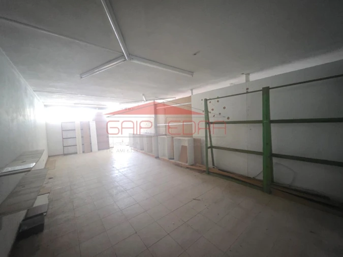 Loja para Venda em Creixomil Foto 13