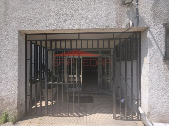 Loja para Venda em Creixomil Foto 19