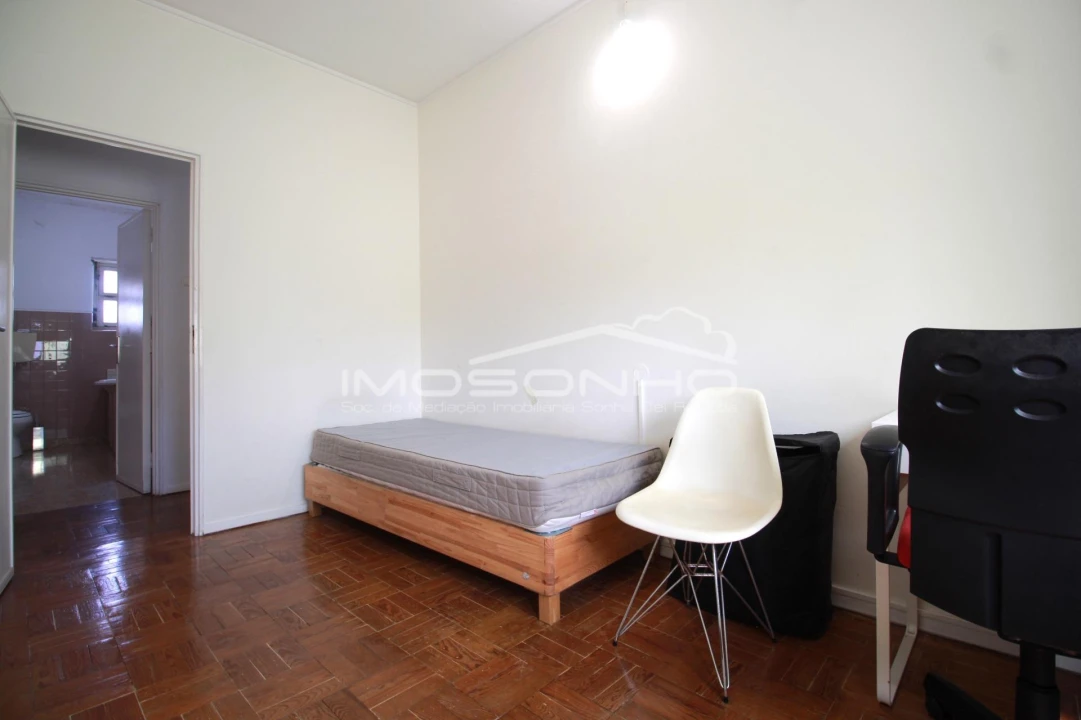 Apartamento T7 para Venda em Marinha Grande Foto 28