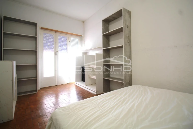 Apartamento T7 para Venda em Marinha Grande Foto 32