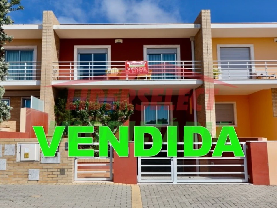 Moradia T3 para Venda em Silveira Foto 1