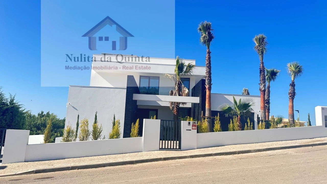 Moradia T5 para Venda em Albufeira e Olhos de Água Foto 10