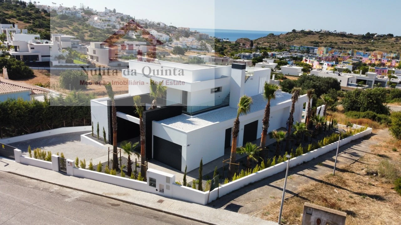 Moradia T5 para Venda em Albufeira e Olhos de Água Foto 12