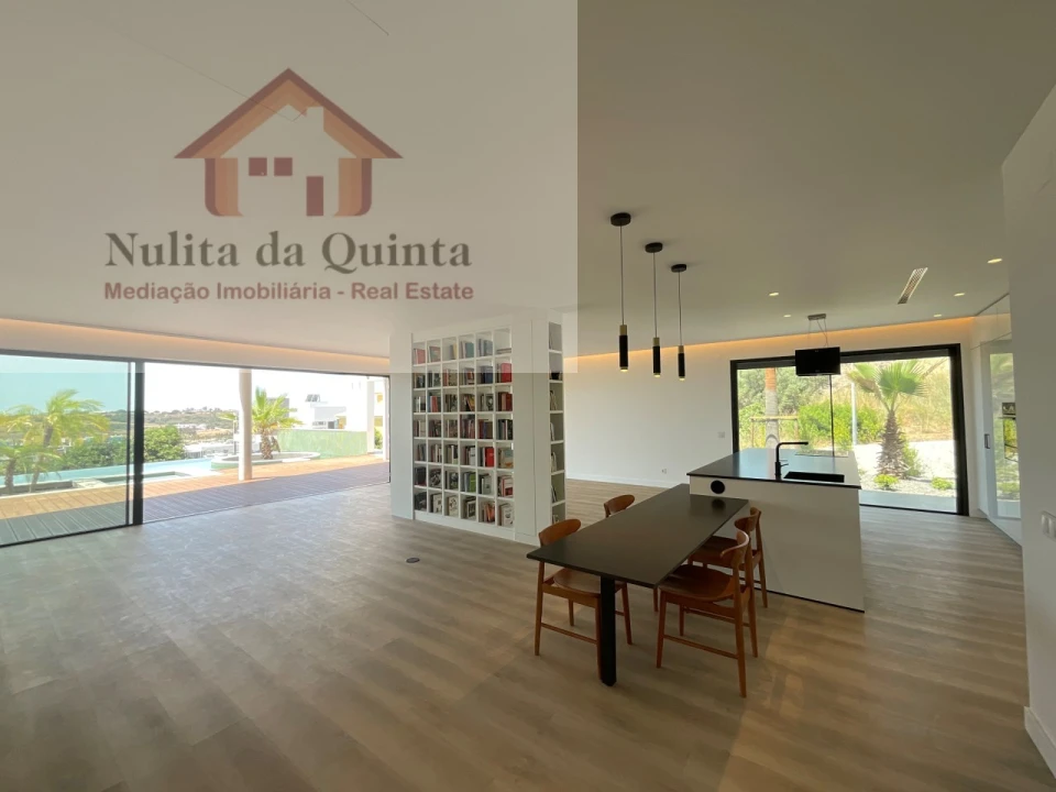 Moradia T5 para Venda em Albufeira e Olhos de Água Foto 31