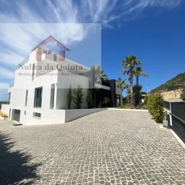 Moradia T5 para Venda em Albufeira e Olhos de Água