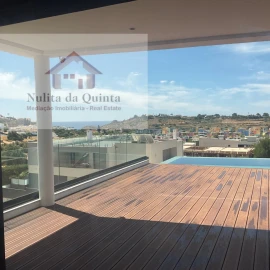 Moradia T5 para Venda em Albufeira e Olhos de Água