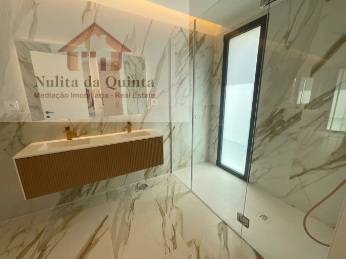 Moradia T5 para Venda em Albufeira e Olhos de Água Foto 46