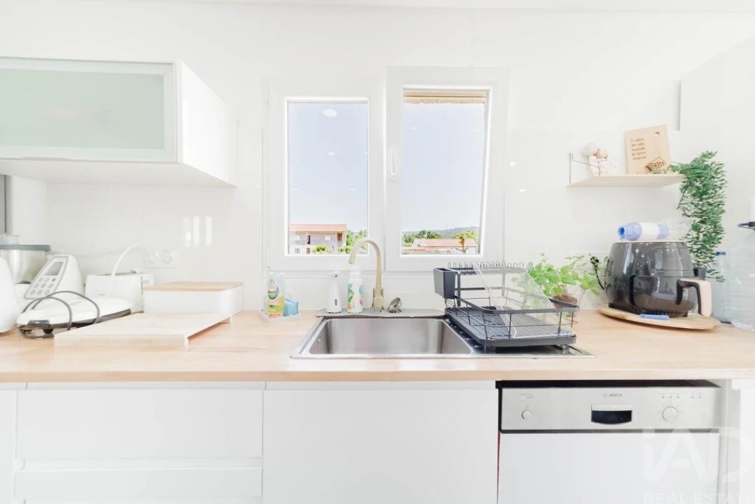 Moradia T4 para Venda em Aguda Foto 1