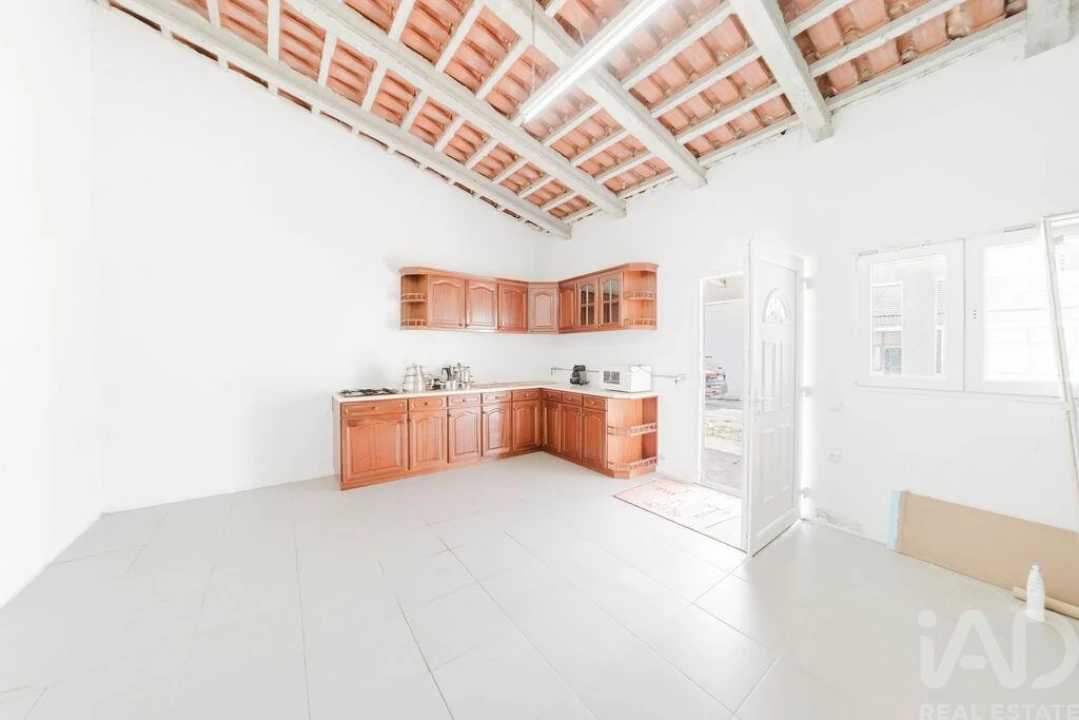 Moradia T4 para Venda em Aguda Foto 23