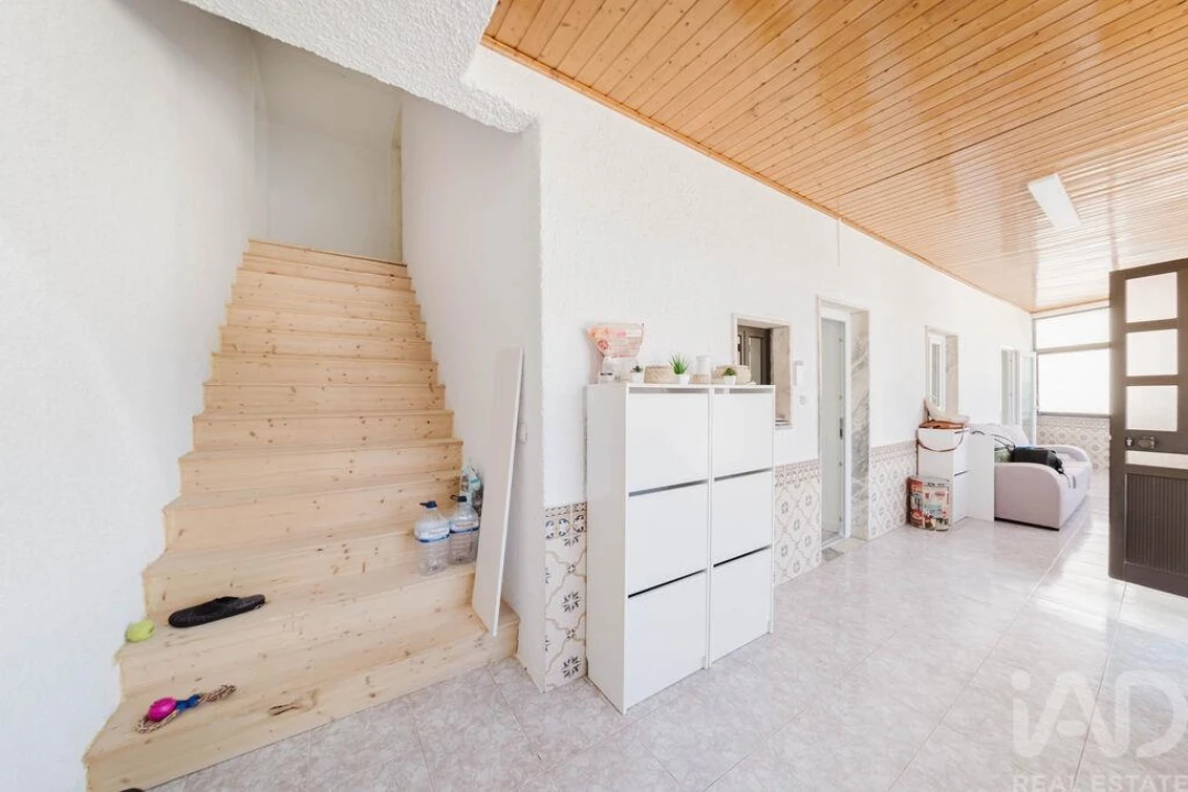 Moradia T4 para Venda em Aguda Foto 24