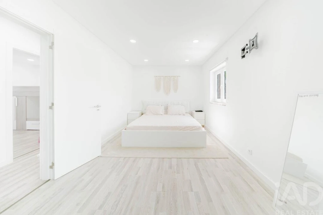 Moradia T4 para Venda em Aguda Foto 16