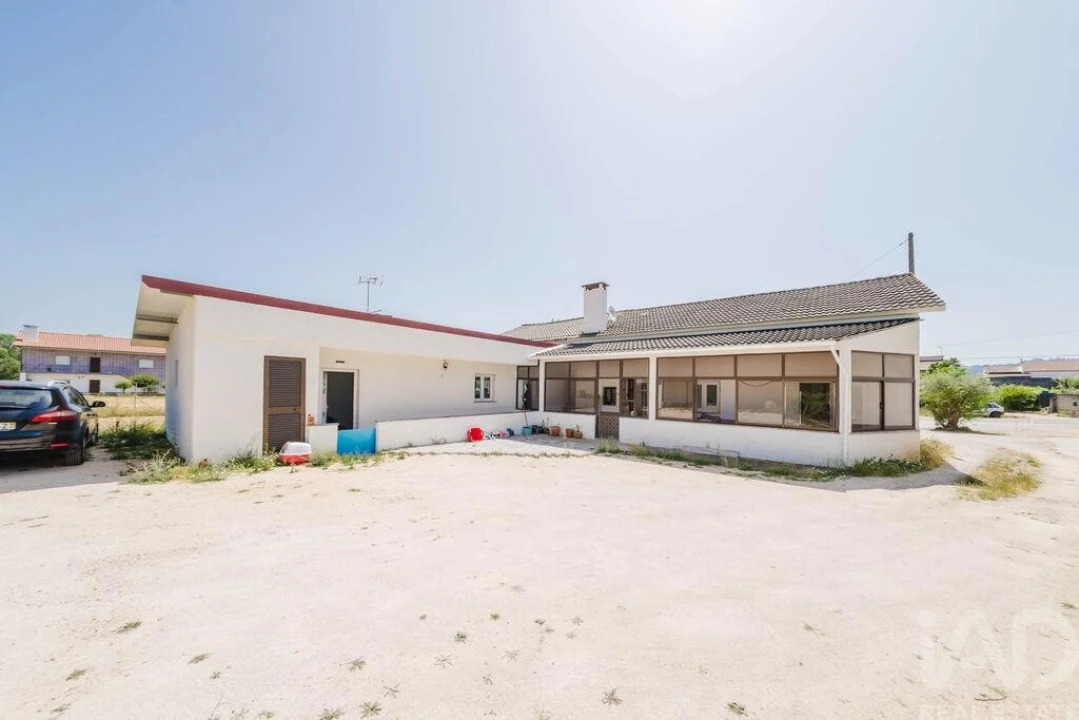 Moradia T4 para Venda em Aguda Foto 21