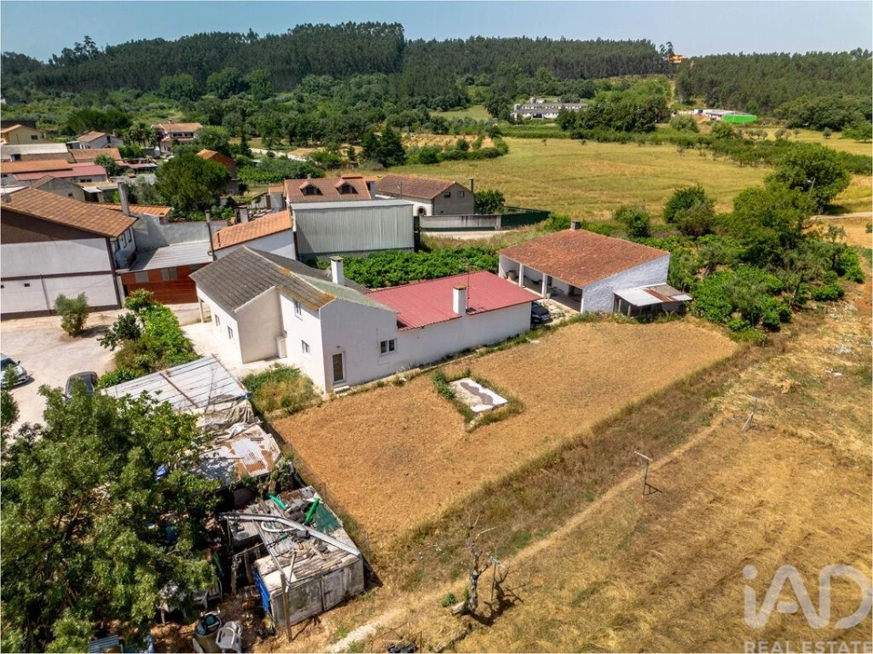 Moradia T4 para Venda em Aguda Foto 27