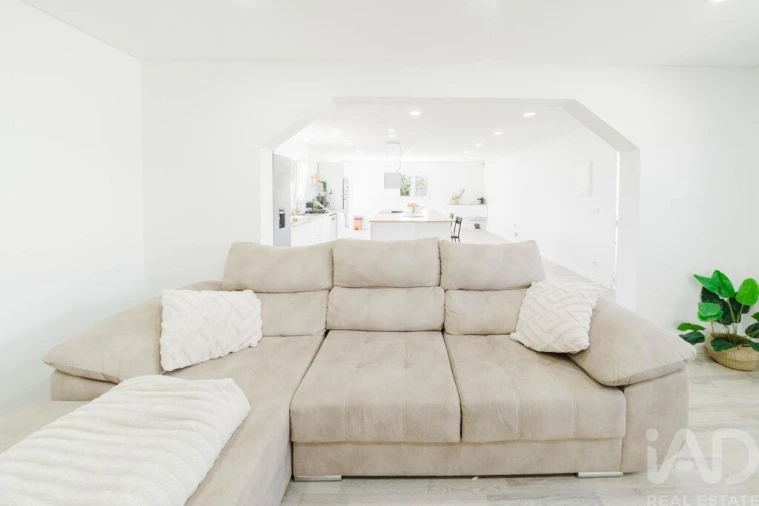 Moradia T4 para Venda em Aguda Foto 7