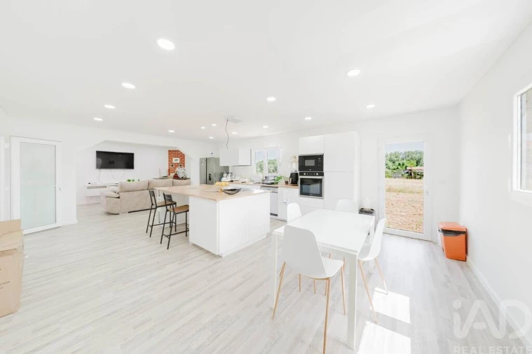 Moradia T4 para Venda em Aguda