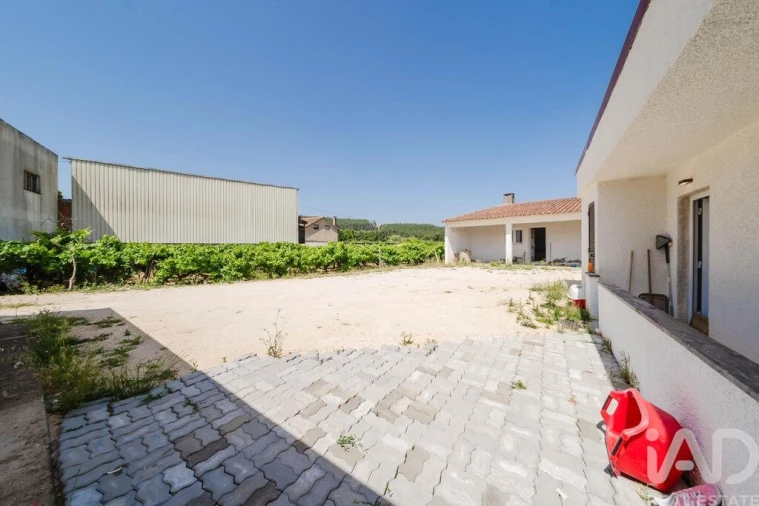 Moradia T4 para Venda em Aguda Foto 22