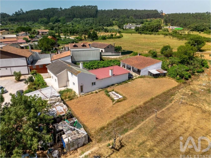 Moradia T4 para Venda em Aguda Foto 27