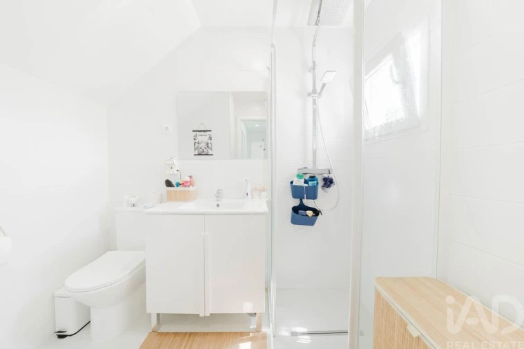 Moradia T4 para Venda em Aguda Foto 12