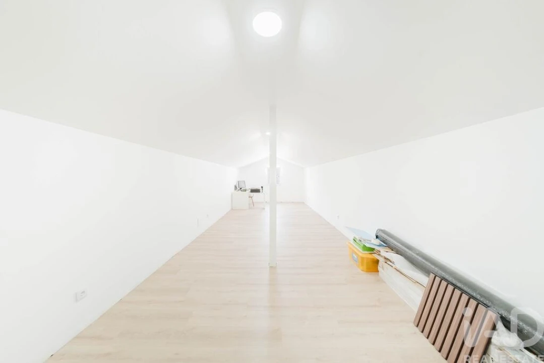 Moradia T4 para Venda em Aguda Foto 25