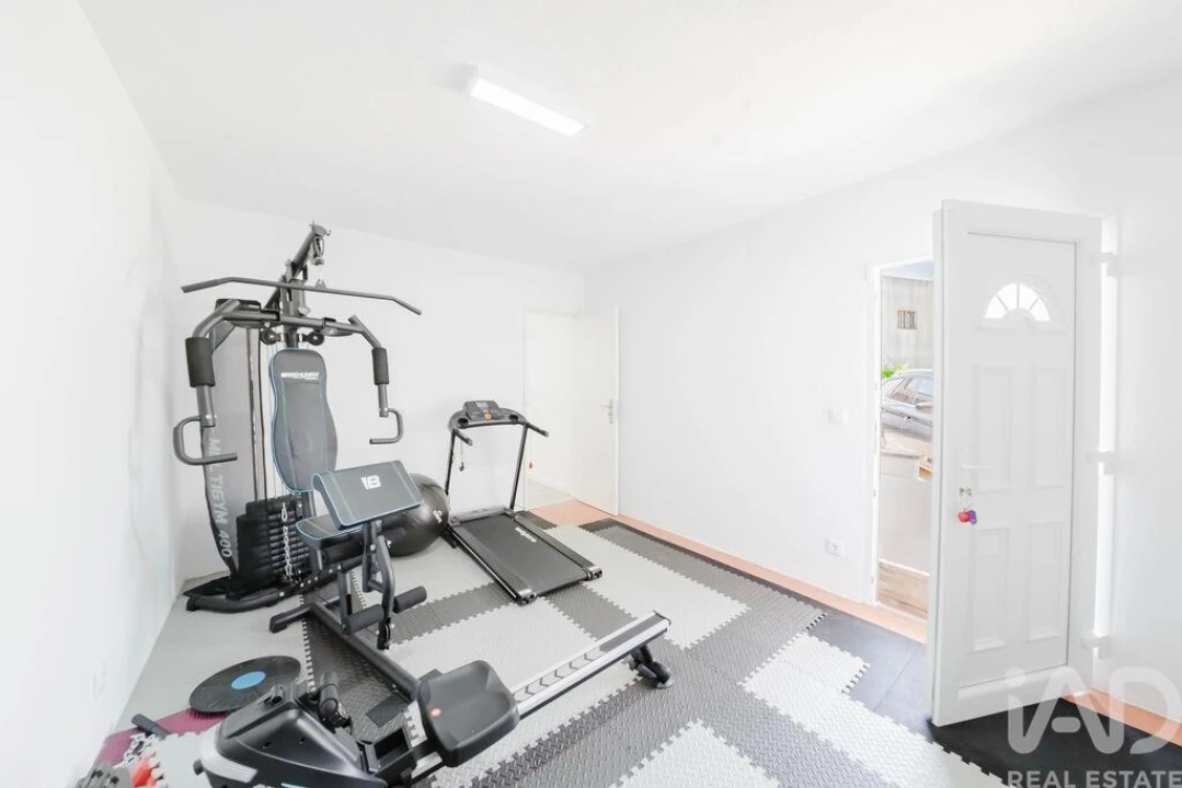 Moradia T4 para Venda em Aguda Foto 15