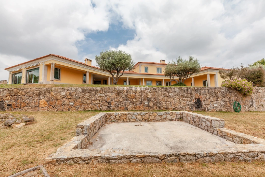 Moradia T6 para Venda em Lousa Foto 1