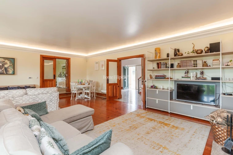 Moradia T6 para Venda em Lousa Foto 11