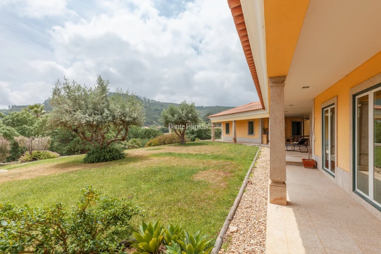 Moradia T6 para Venda em Lousa Foto 4