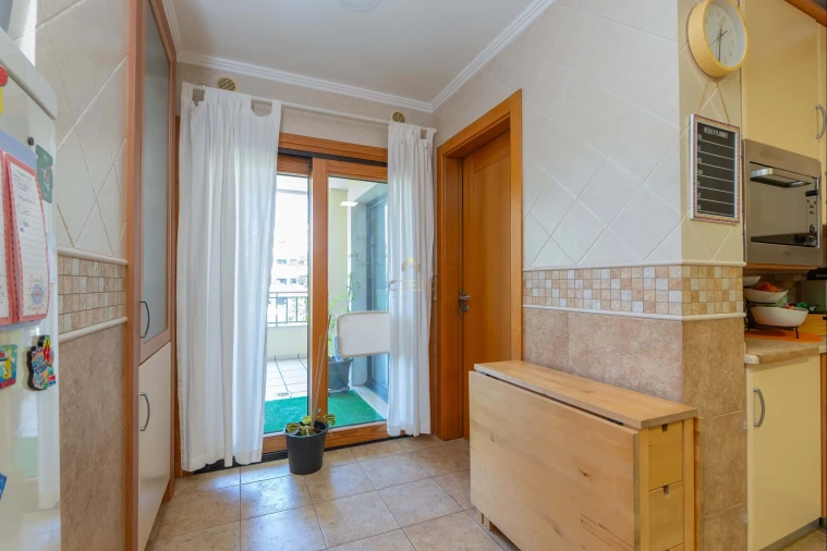 Apartamento T3 para Venda em Póvoa de Santa Iria e Forte da Casa Foto 5