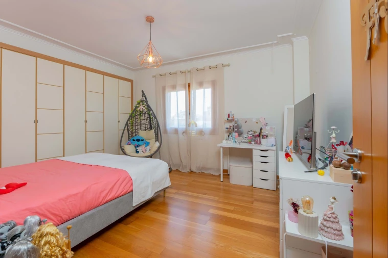 Apartamento T3 para Venda em Póvoa de Santa Iria e Forte da Casa Foto 23