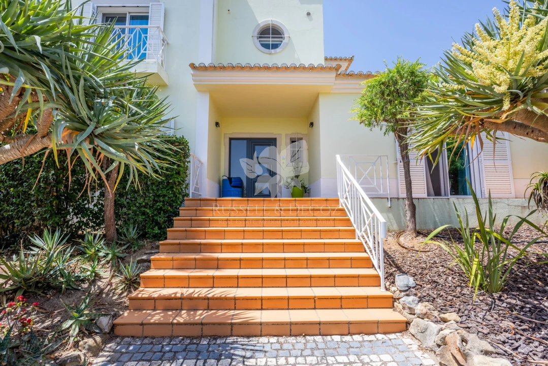 Moradia T4 para Venda em Pechão Foto 6