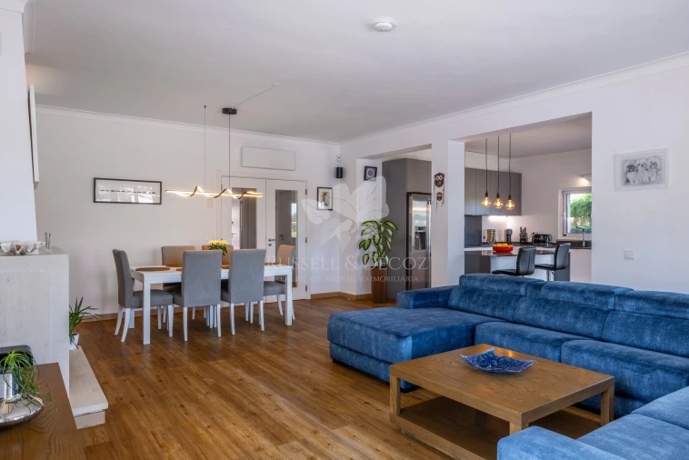 Moradia T4 para Venda em Pechão Foto 9