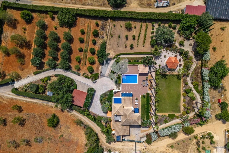 Moradia T4 para Venda em Pechão Foto 53