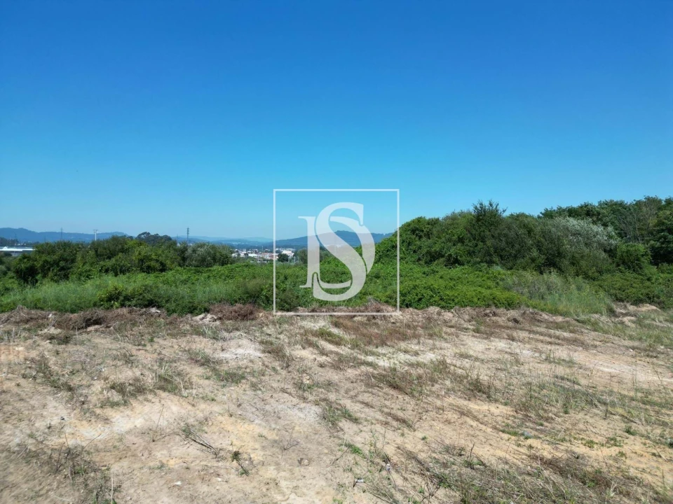 Terreno para Venda em Arcozelo Foto 9