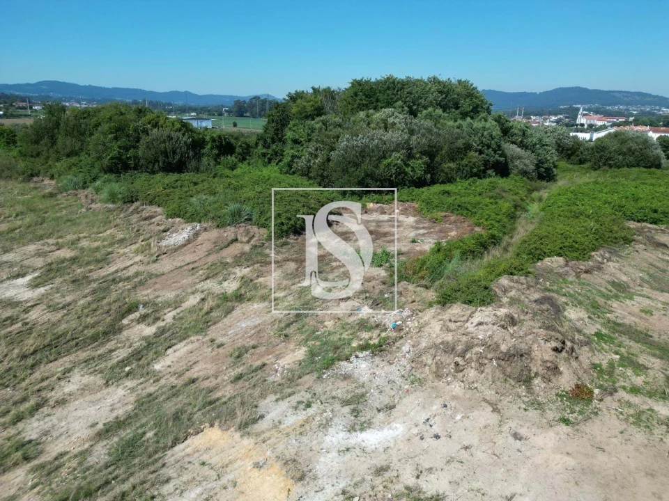 Terreno para Venda em Arcozelo Foto 6