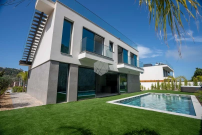 Moradia T4 para Venda em Albufeira e Olhos de Água