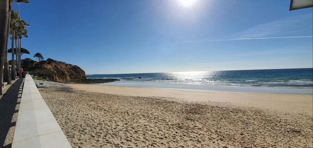 Apartamento T2 para Arrendamento em Albufeira e Olhos de Água Foto 2