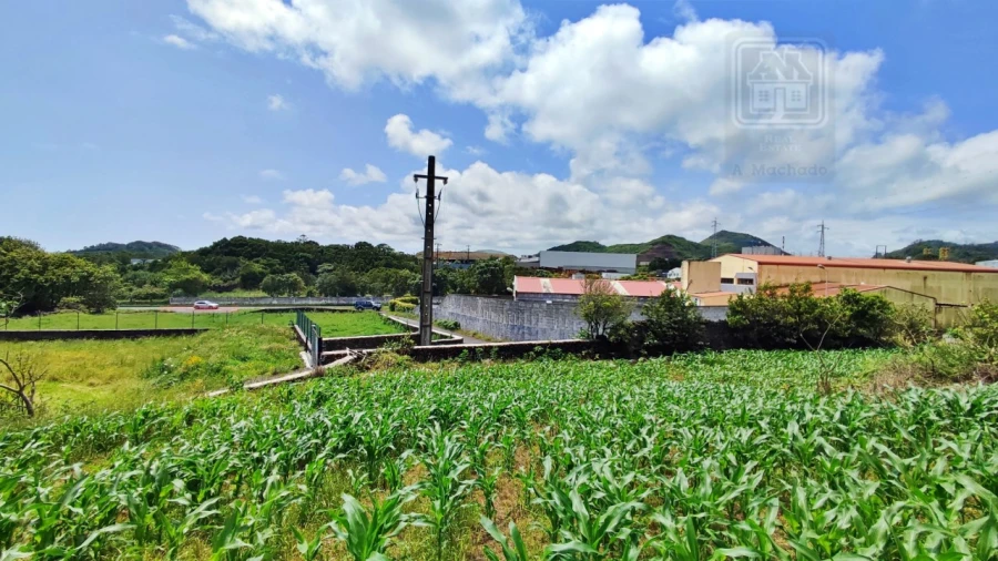 Terreno para Venda em Pico da Pedra Foto 17