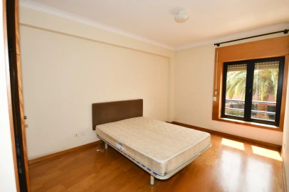Apartamento T1 para Arrendamento em Lordelo do Ouro e Massarelos