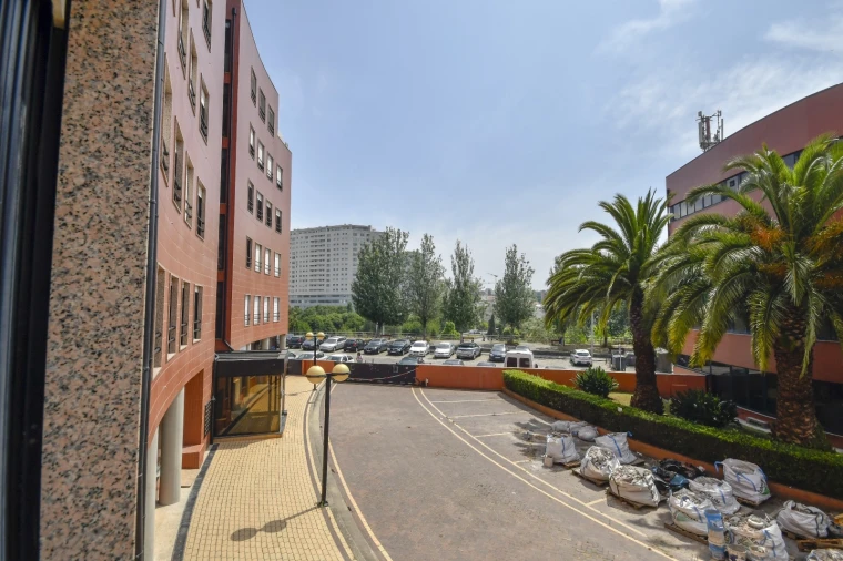 Apartamento T1 para Arrendamento em Lordelo do Ouro e Massarelos Foto 29