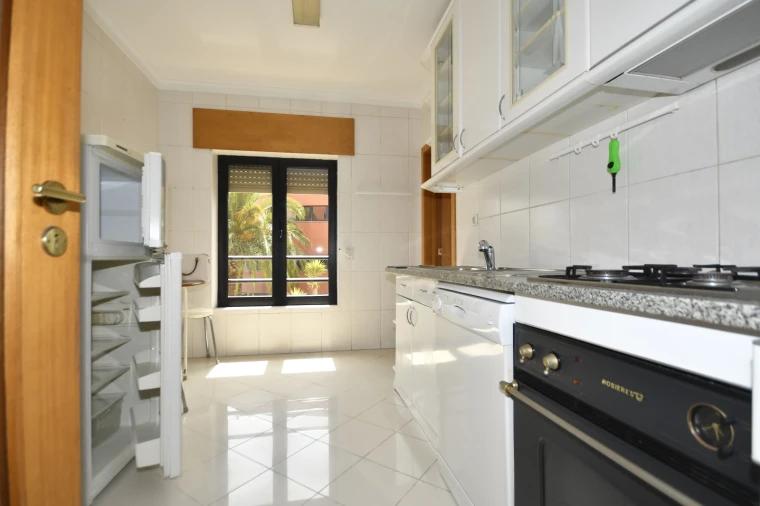 Apartamento T1 para Arrendamento em Lordelo do Ouro e Massarelos Foto 8