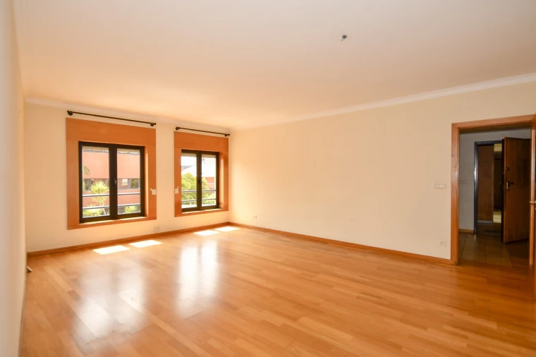 Apartamento T1 para Arrendamento em Lordelo do Ouro e Massarelos Foto 7